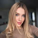 comely_ellie from onlyfans